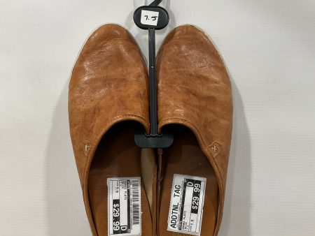 Beige Shoes Flats Frye, Size 7.5 on Sale