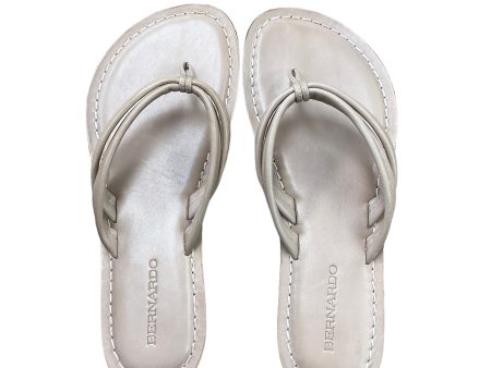 Beige Sandals Flats Bernardo, Size 8.5 For Cheap